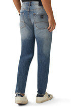 J24 Tapered Jeans